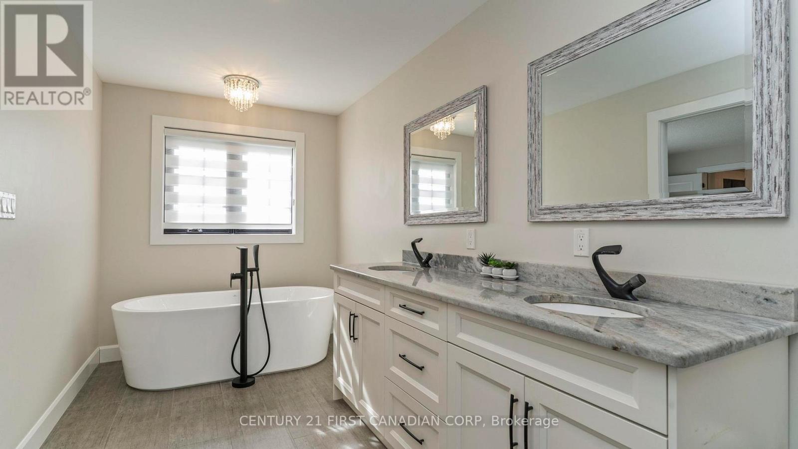 15257 Twelve Mile Road, Middlesex Centre, Ontario  N0M 2A0 - Photo 23 - X12881370