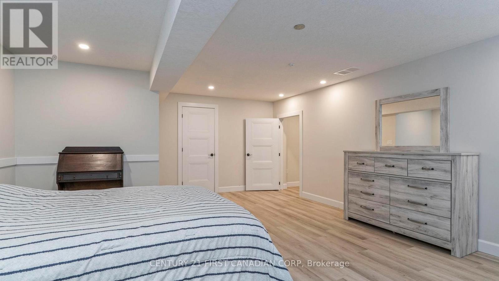 15257 Twelve Mile Road, Middlesex Centre, Ontario  N0M 2A0 - Photo 40 - X12881370