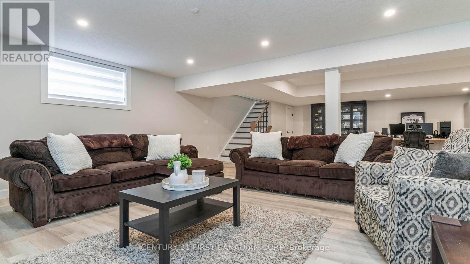 15257 Twelve Mile Road, Middlesex Centre, Ontario  N0M 2A0 - Photo 44 - X12881370