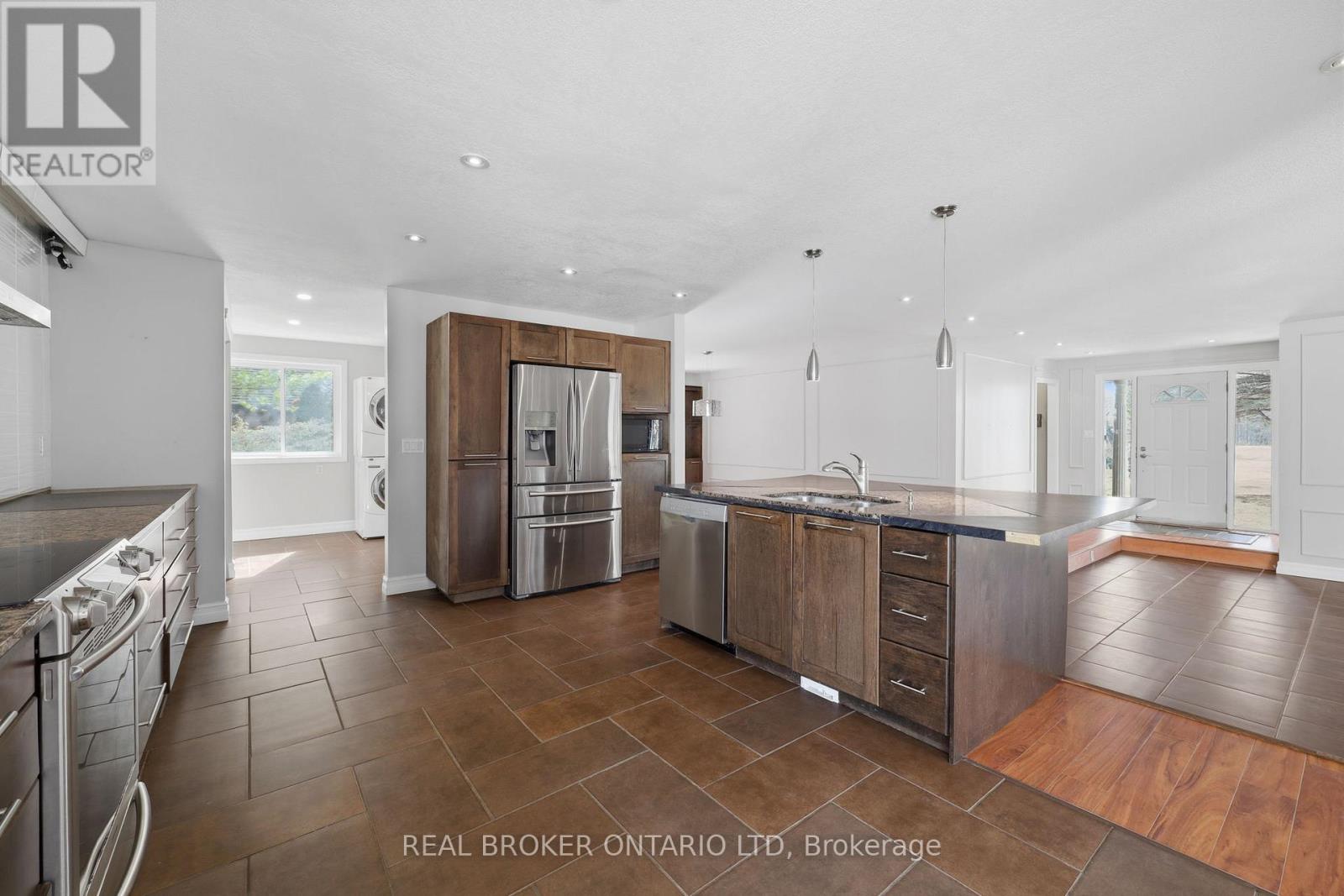 6152 Bostwick Road, Central Elgin, Ontario  N0L 2L0 - Photo 9 - X12881422