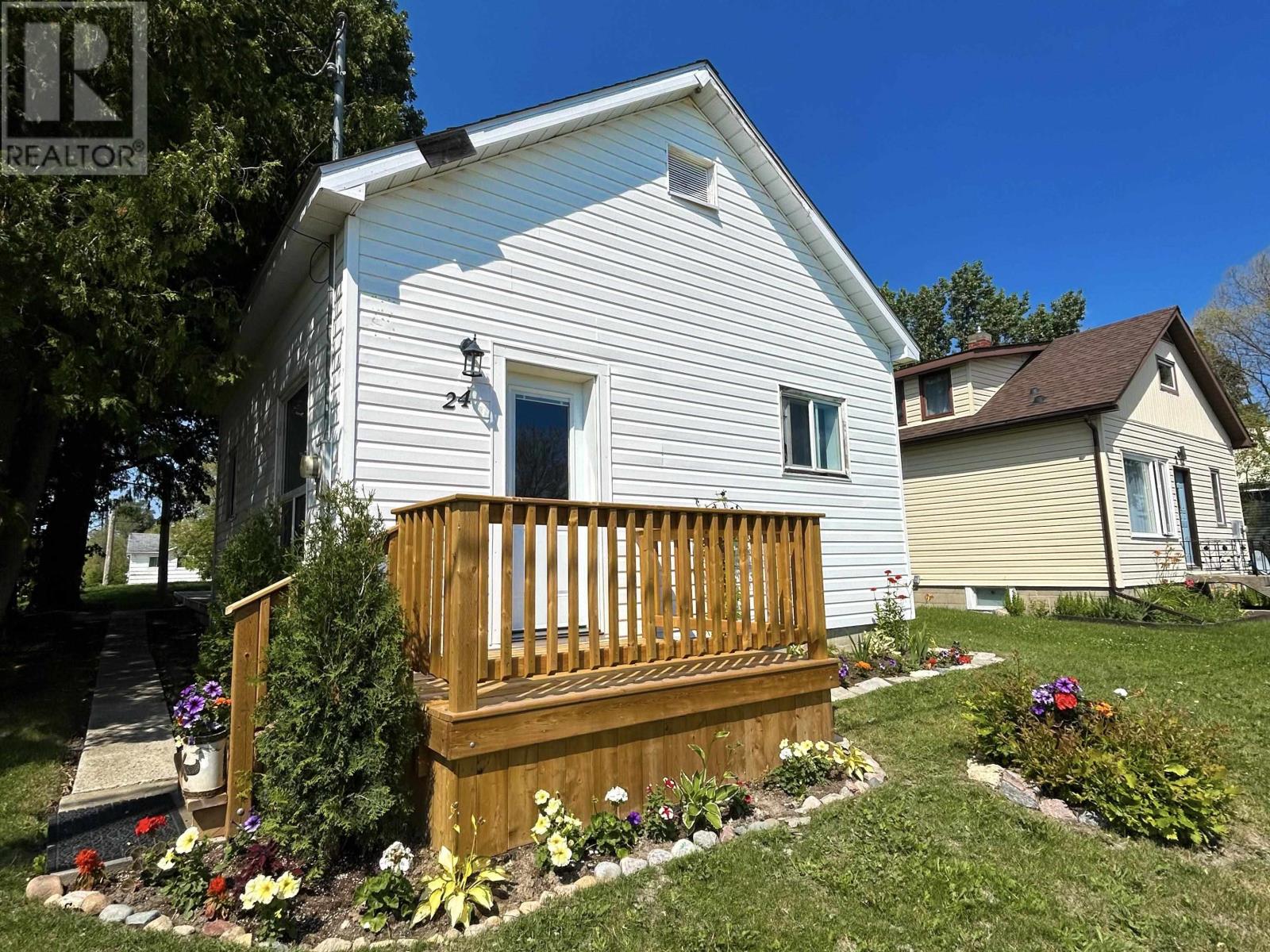 24 Queen ST, sioux lookout, Ontario