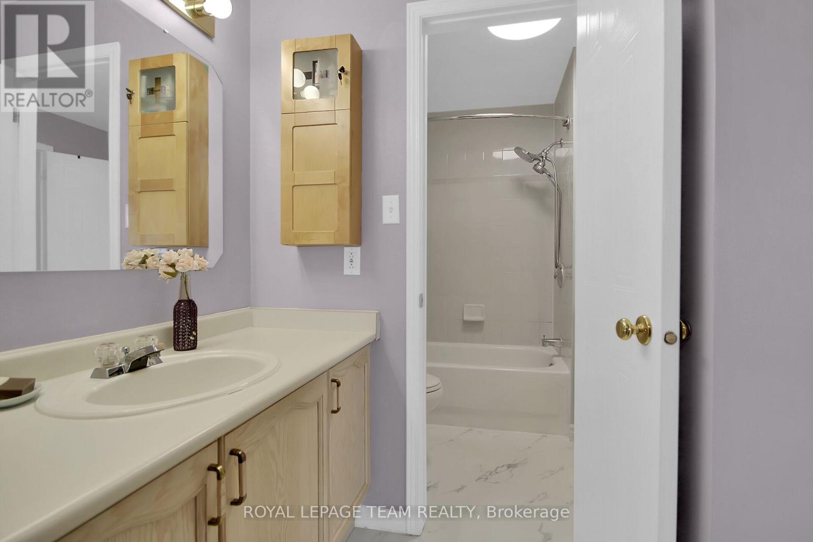 75 Inverary Drive, Ottawa, Ontario  K2K 2S1 - Photo 27 - X12881206