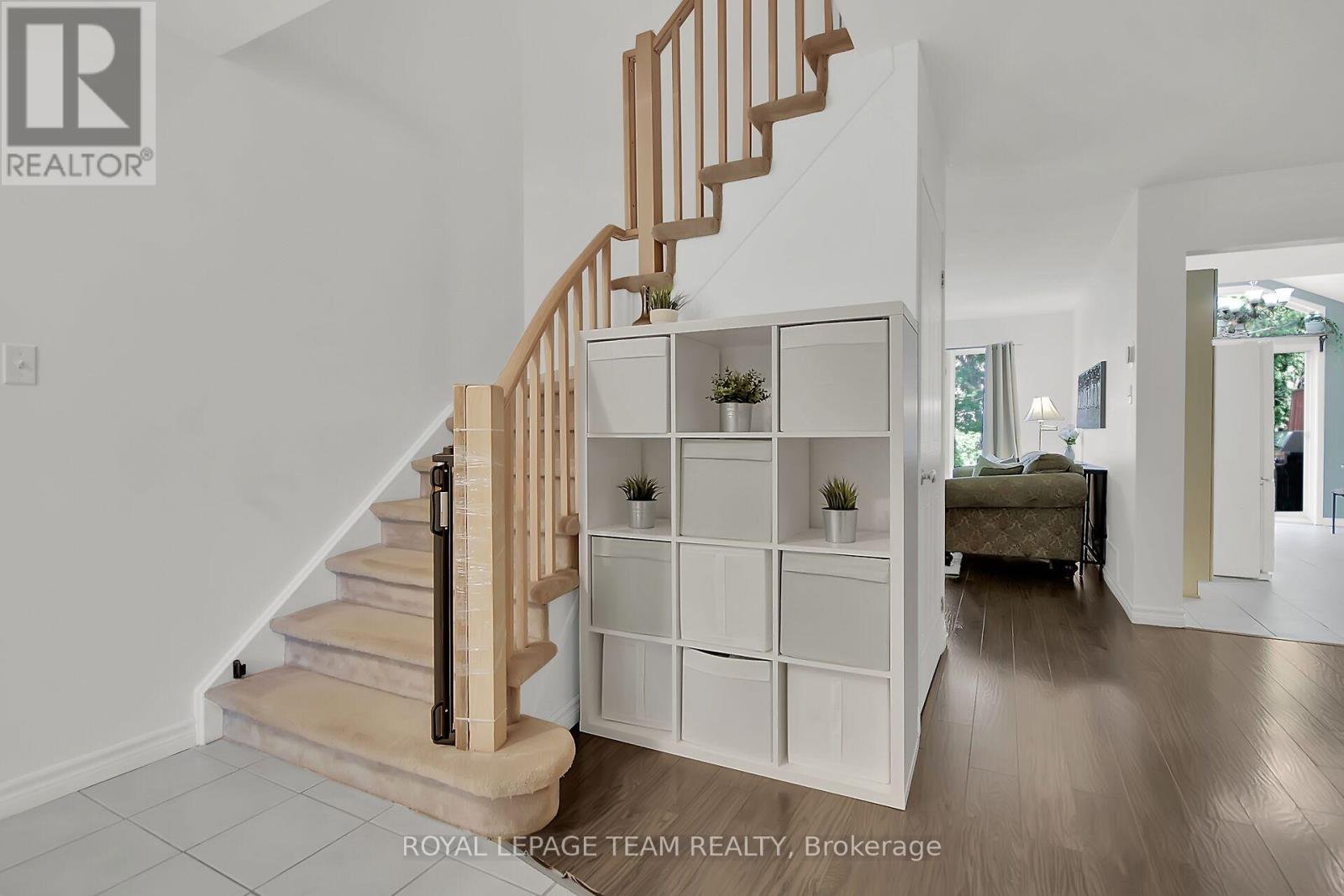 75 Inverary Drive, Ottawa, Ontario  K2K 2S1 - Photo 4 - X12881206