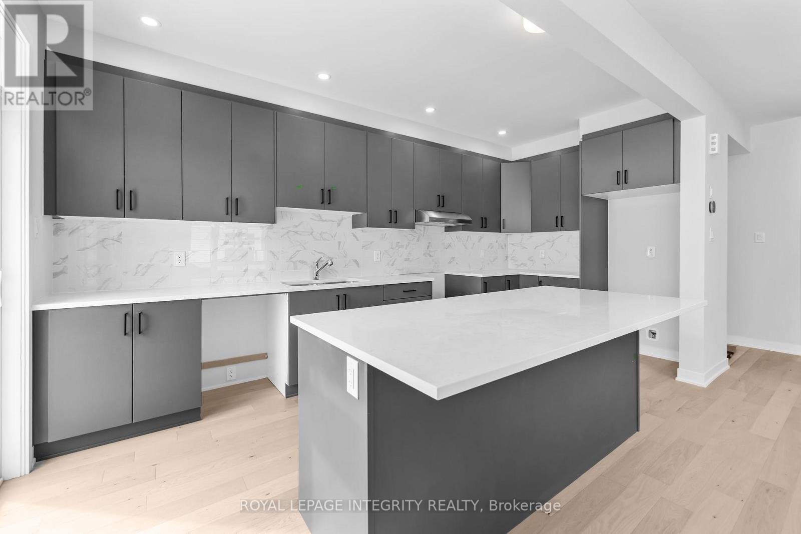 701 Tincture Place S, Ottawa, Ontario  K2W 0P3 - Photo 3 - X12881296