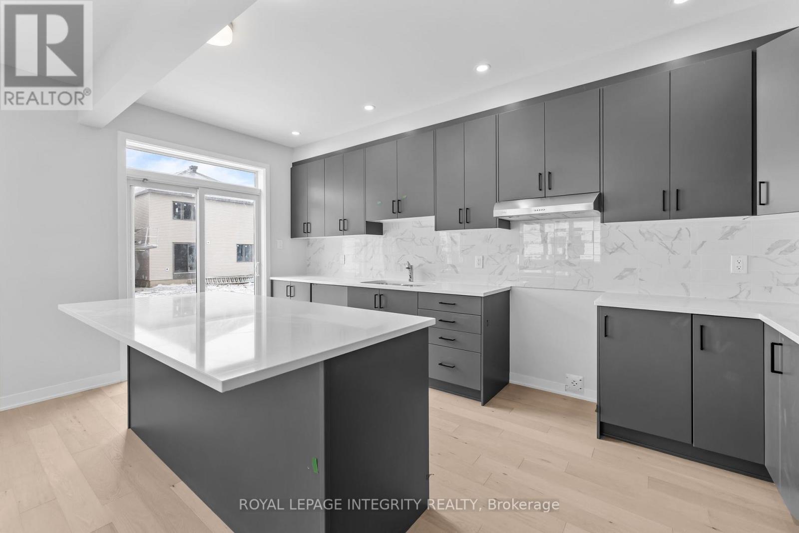 701 Tincture Place S, Ottawa, Ontario  K2W 0P3 - Photo 4 - X12881296