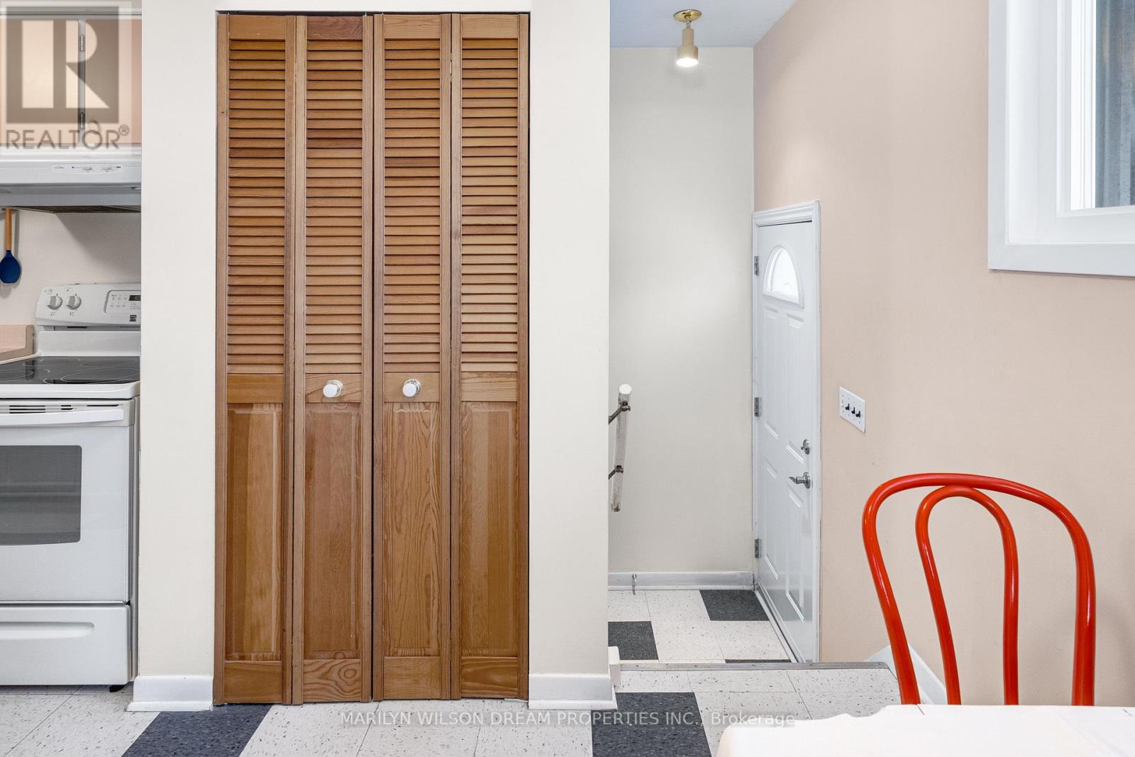 2422 Magnus Avenue, Ottawa, Ontario  K1G 1J8 - Photo 29 - X12881318