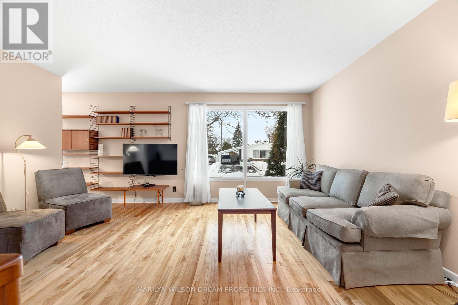 2422 Magnus Avenue, Ottawa, Ontario  K1G 1J8 - Photo 6 - X12881318