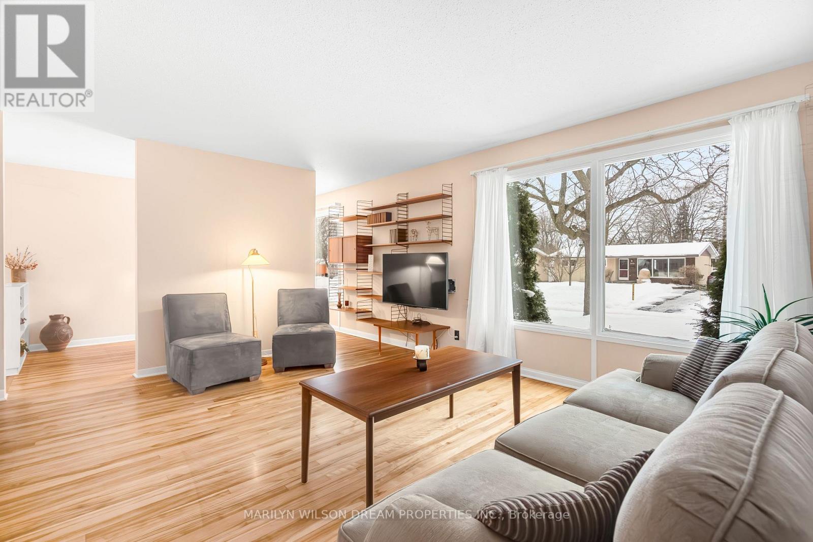 2422 Magnus Avenue, Ottawa, Ontario  K1G 1J8 - Photo 7 - X12881318