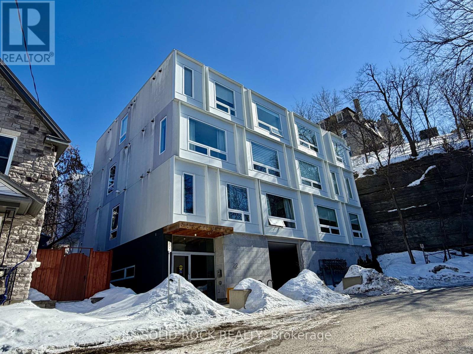 204 - 22 Perkins Street, Ottawa, Ontario  K1R 7G5 - Photo 1 - X12881354