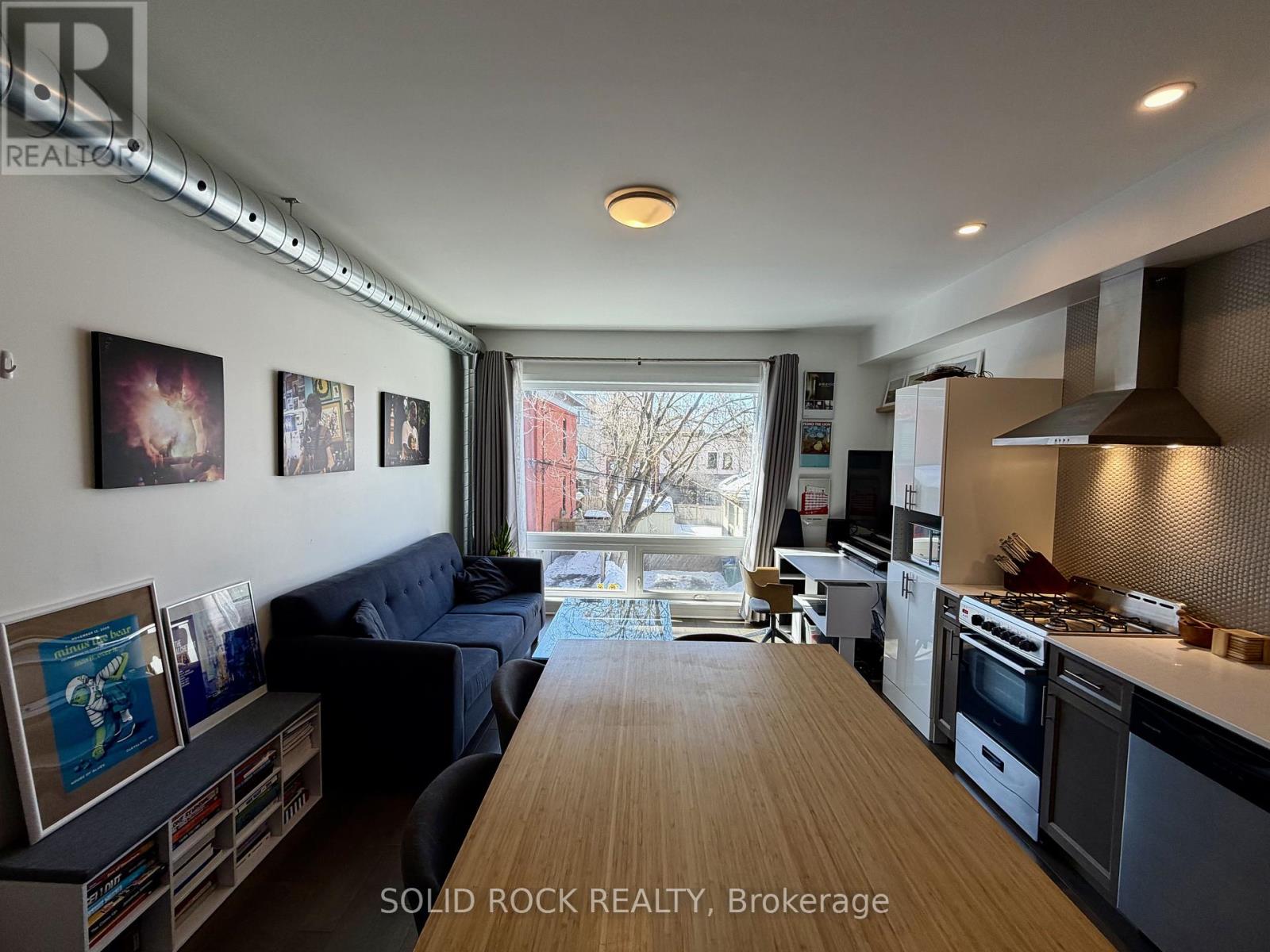 204 - 22 Perkins Street, Ottawa, Ontario  K1R 7G5 - Photo 4 - X12881354