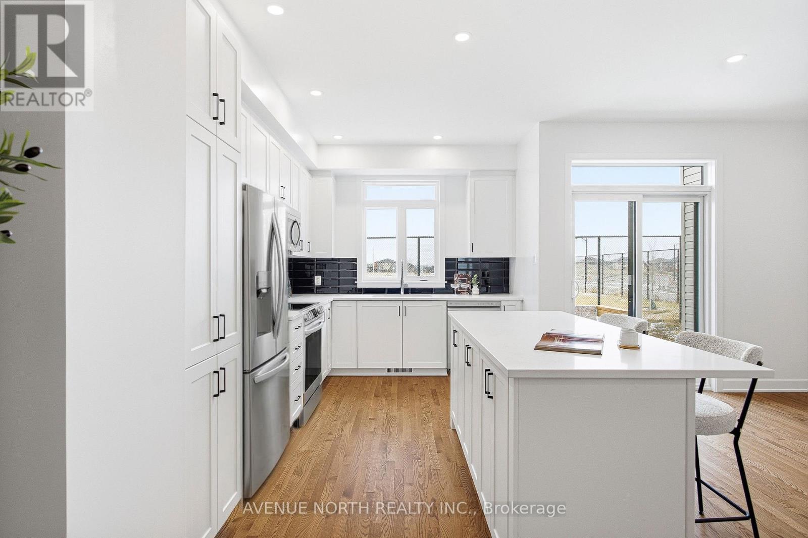 287 Finsbury Avenue, Ottawa, Ontario  K2S 1S3 - Photo 9 - X12881406