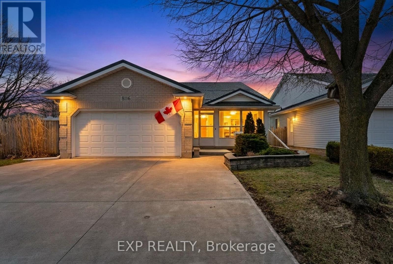 8116 Woodsview Crescent, Niagara Falls, Ontario  L2H 3G3 - Photo 1 - X12881288