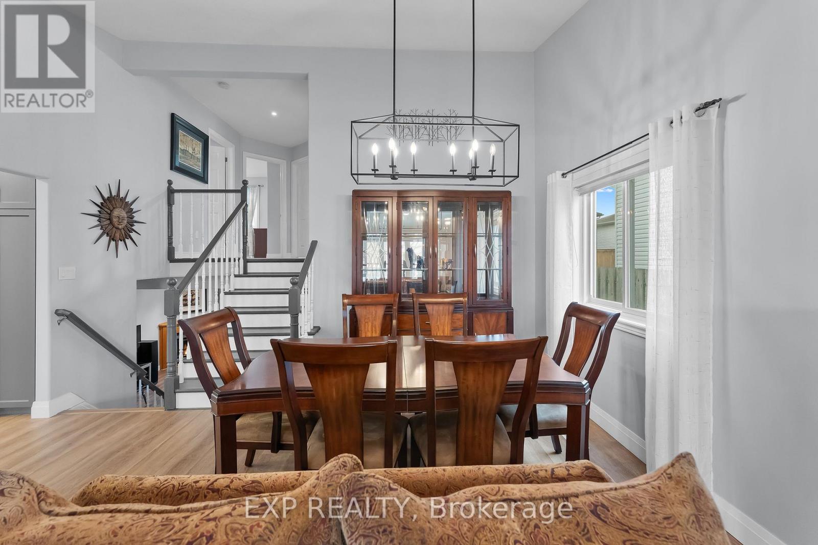 8116 Woodsview Crescent, Niagara Falls, Ontario  L2H 3G3 - Photo 11 - X12881288