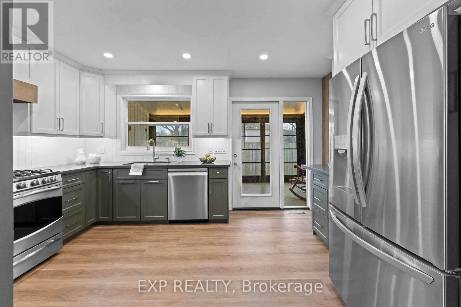 8116 Woodsview Crescent, Niagara Falls, Ontario  L2H 3G3 - Photo 12 - X12881288