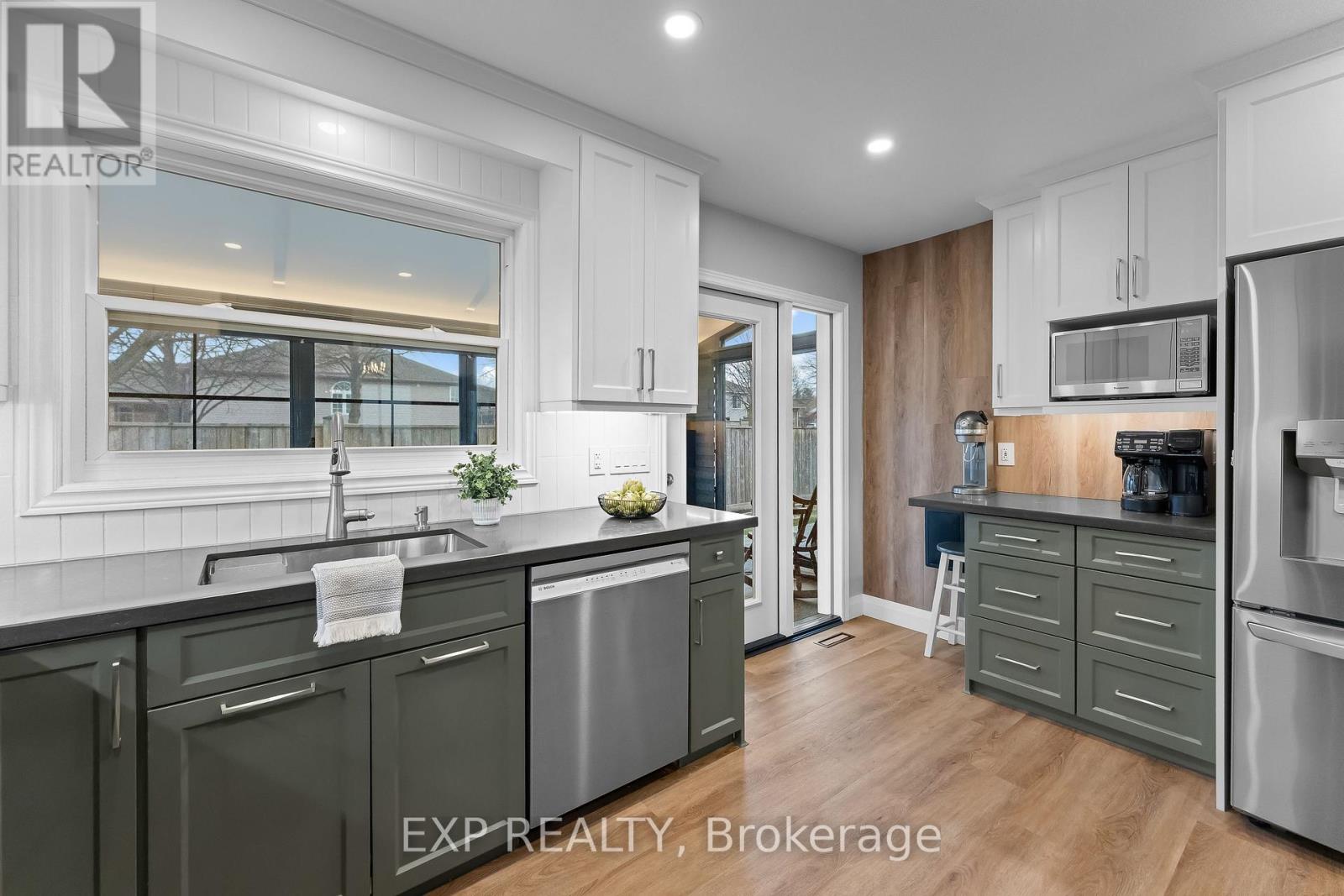 8116 Woodsview Crescent, Niagara Falls, Ontario  L2H 3G3 - Photo 16 - X12881288