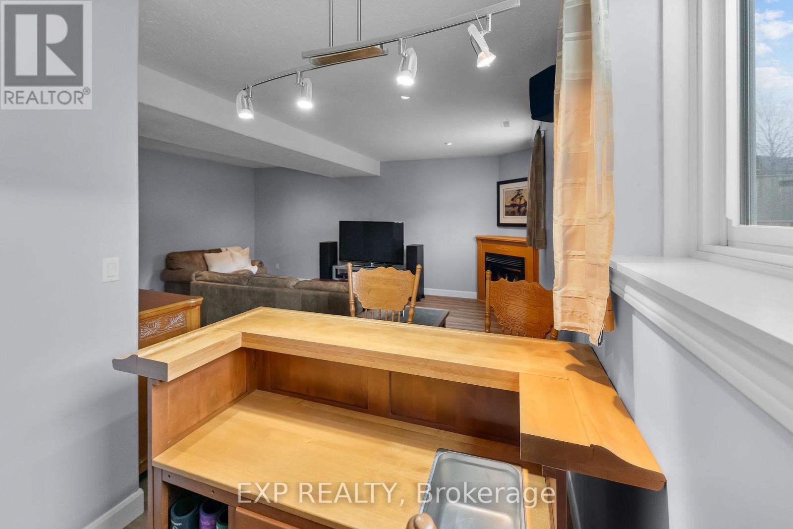 8116 Woodsview Crescent, Niagara Falls, Ontario  L2H 3G3 - Photo 32 - X12881288