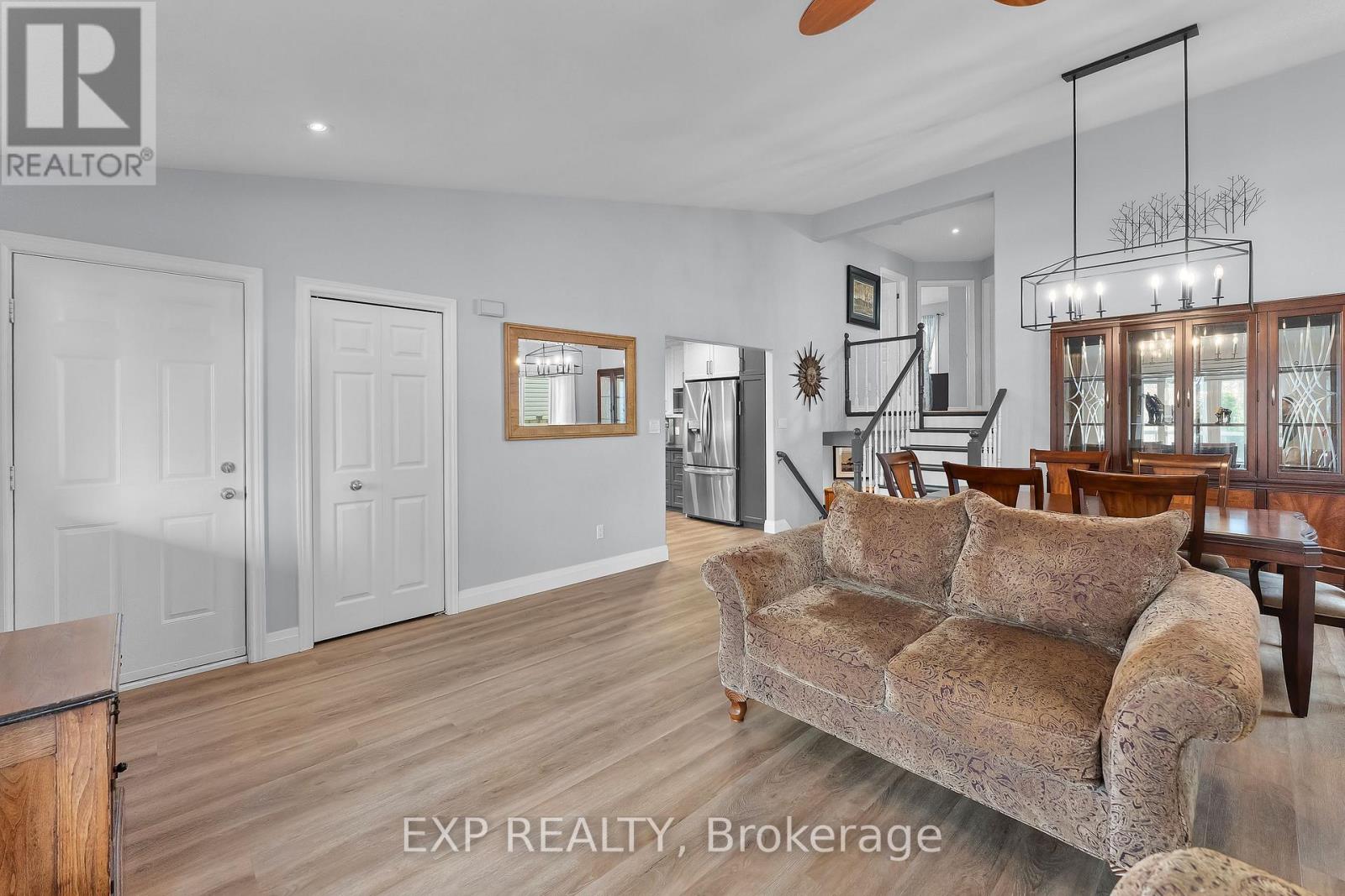 8116 Woodsview Crescent, Niagara Falls, Ontario  L2H 3G3 - Photo 8 - X12881288