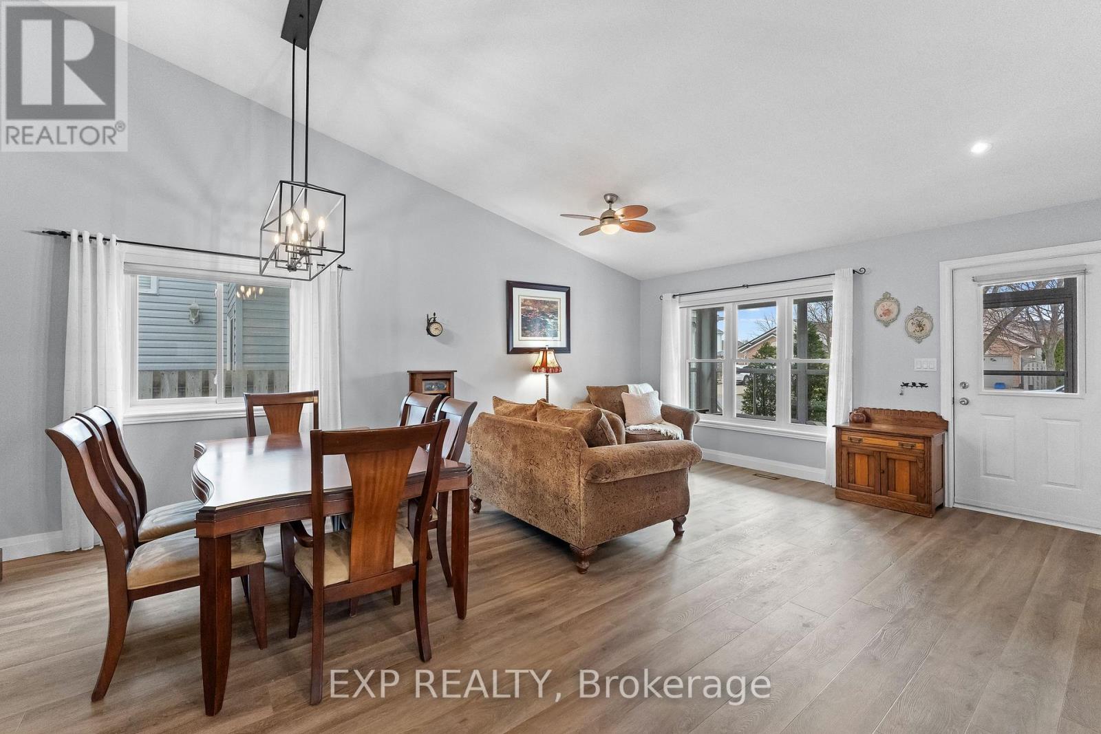 8116 Woodsview Crescent, Niagara Falls, Ontario  L2H 3G3 - Photo 9 - X12881288