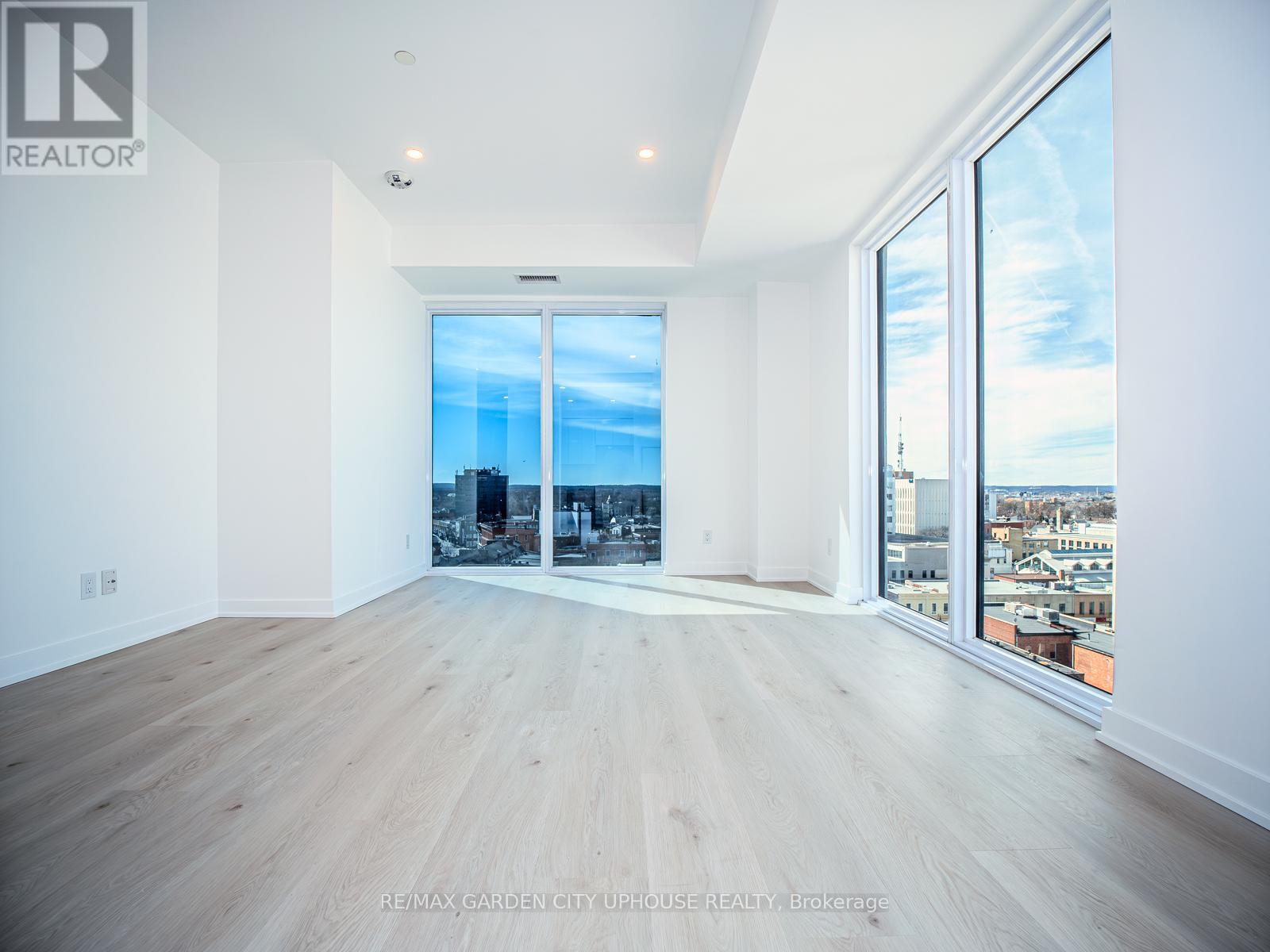 901 - 57 Carlisle Street, St. Catharines, Ontario  L2R 7N6 - Photo 11 - X12881330