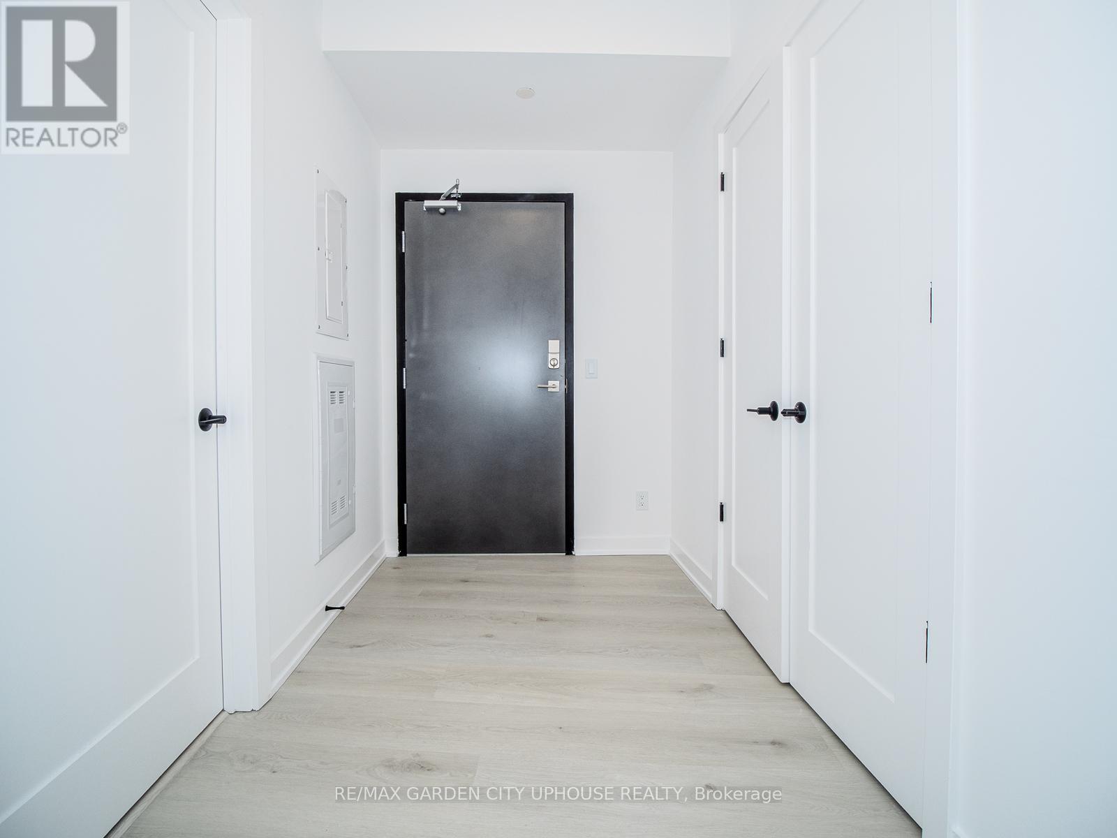 901 - 57 Carlisle Street, St. Catharines, Ontario  L2R 7N6 - Photo 2 - X12881330