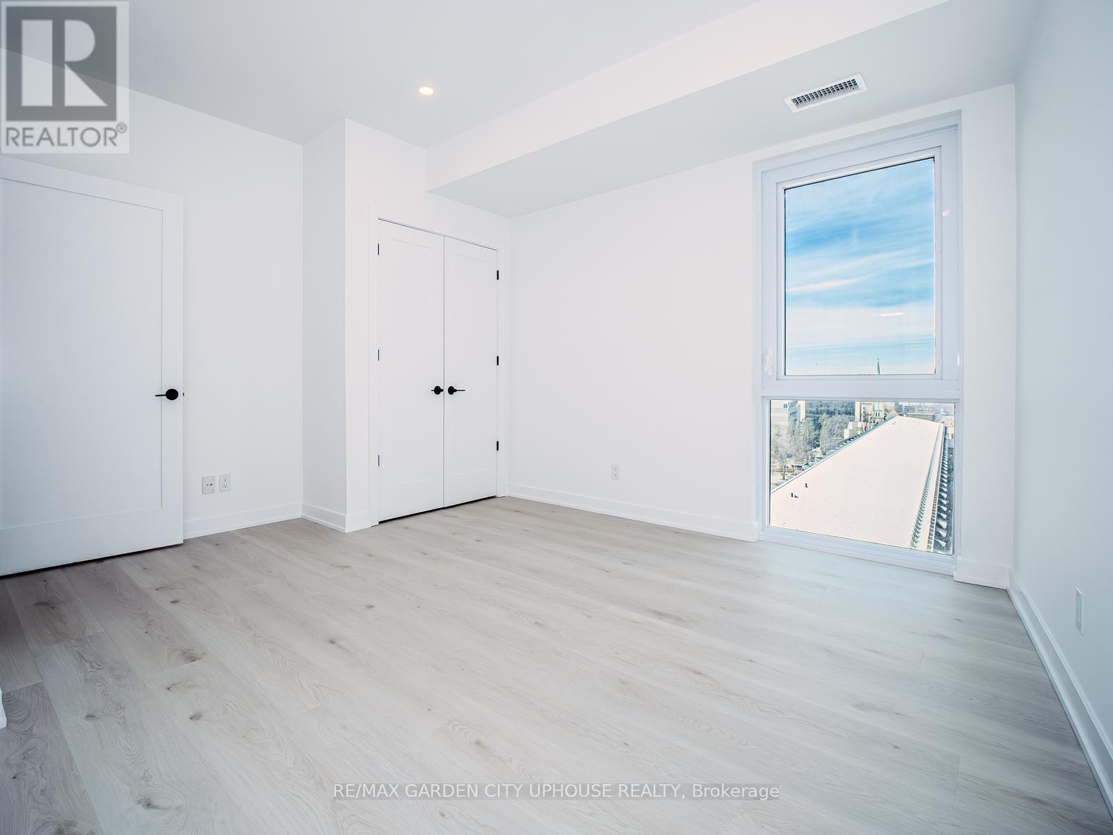 901 - 57 Carlisle Street, St. Catharines, Ontario  L2R 7N6 - Photo 4 - X12881330