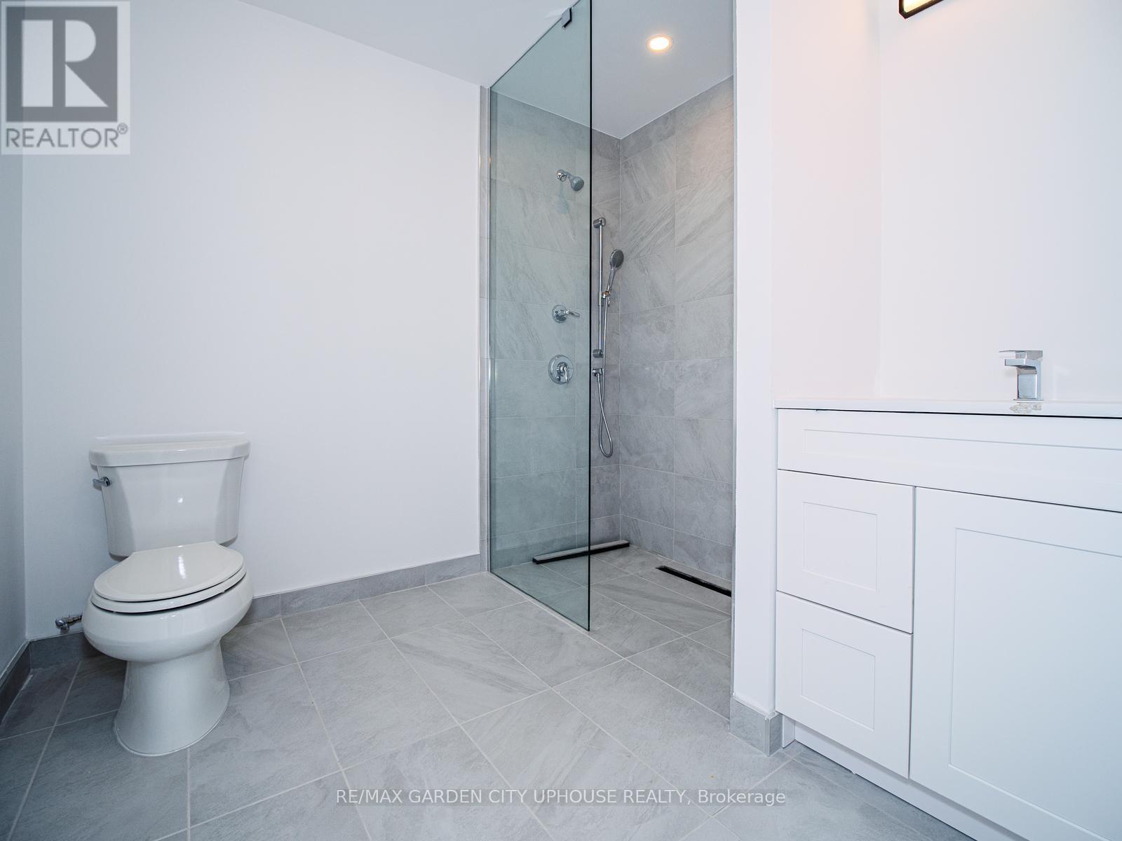 901 - 57 Carlisle Street, St. Catharines, Ontario  L2R 7N6 - Photo 6 - X12881330