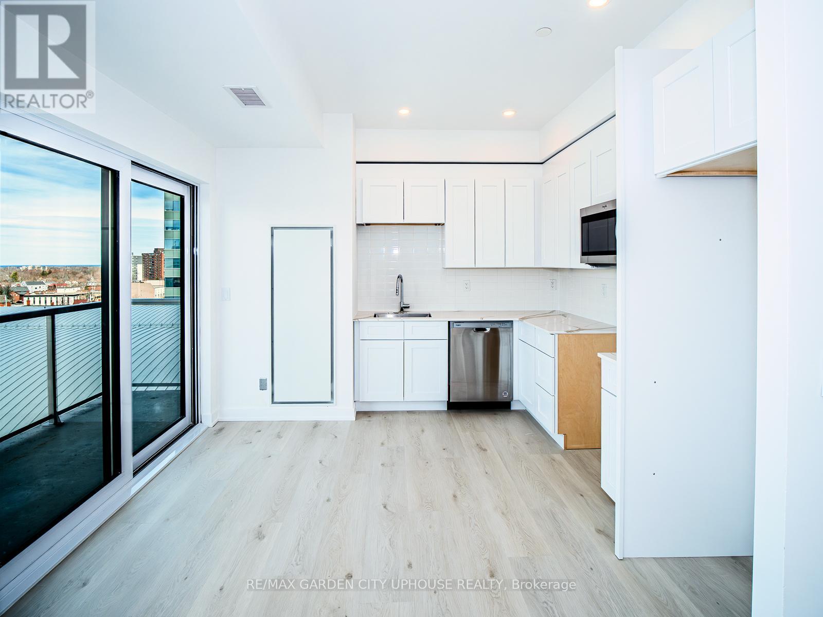 901 - 57 Carlisle Street, St. Catharines, Ontario  L2R 7N6 - Photo 7 - X12881330