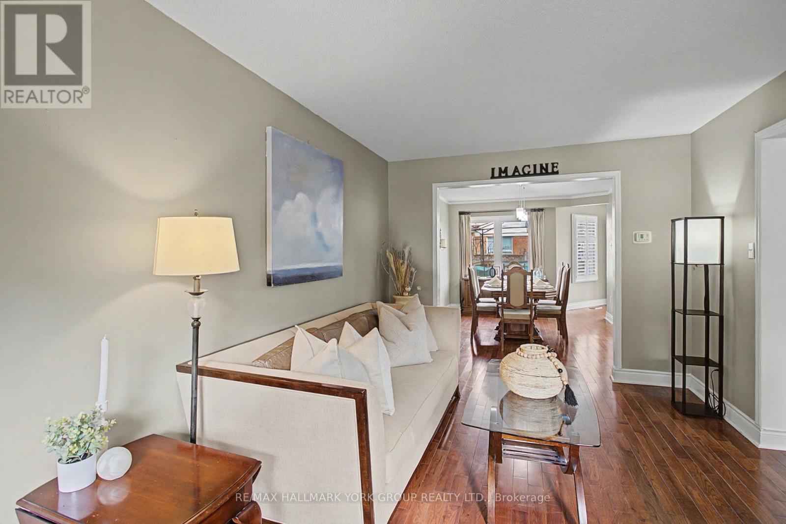 28 Hollingshead Drive, Aurora, Ontario  L4G 5J8 - Photo 3 - N12880620