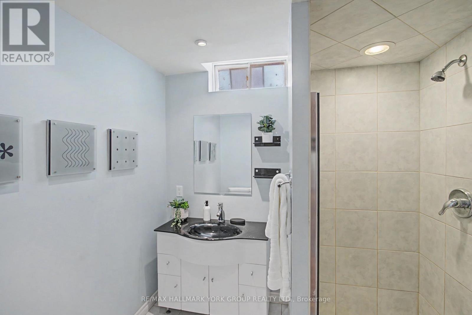 28 Hollingshead Drive, Aurora, Ontario  L4G 5J8 - Photo 28 - N12880620