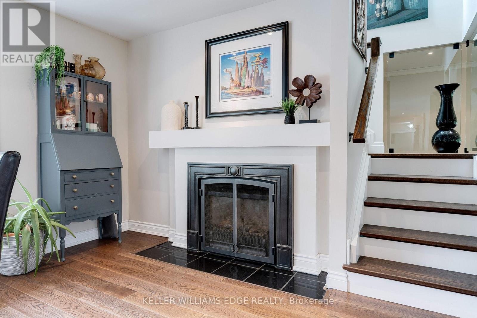 4391 Lakeshore Road, Burlington, Ontario  L7L 1B3 - Photo 10 - W12869538