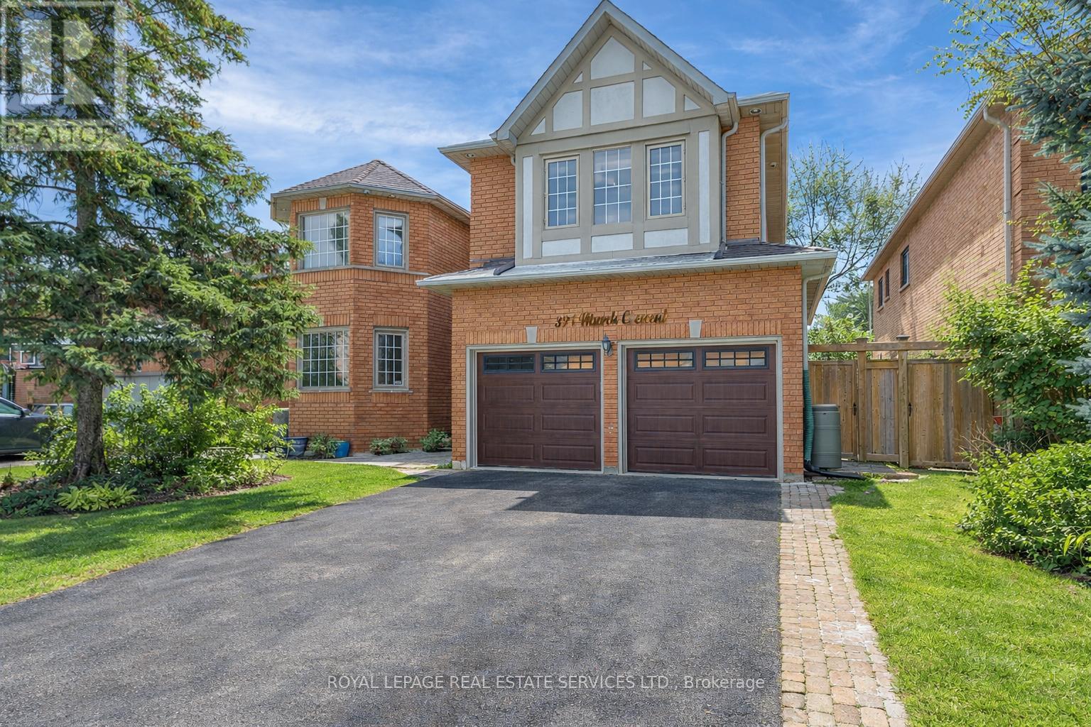 391 March Crescent, Oakville, Ontario  L6H 5X7 - Photo 3 - W12662082