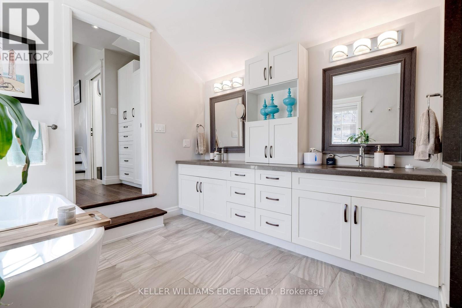 4391 Lakeshore Road, Burlington, Ontario  L7L 1B3 - Photo 30 - W12869538