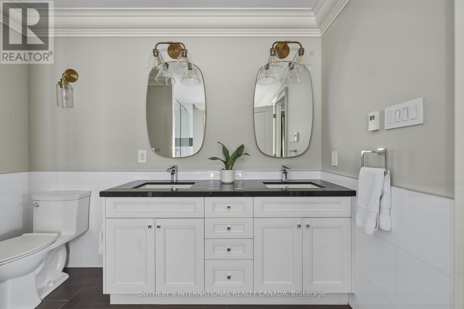 85 Strath Avenue, Toronto, Ontario  M8X 1R7 - Photo 24 - W12879744