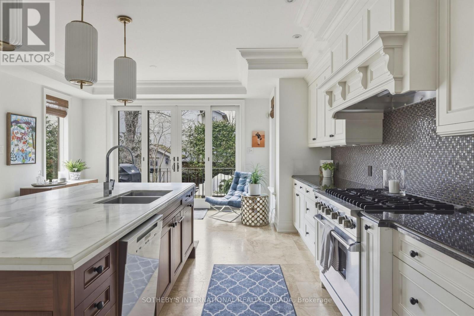 85 Strath Avenue, Toronto, Ontario  M8X 1R7 - Photo 9 - W12879744