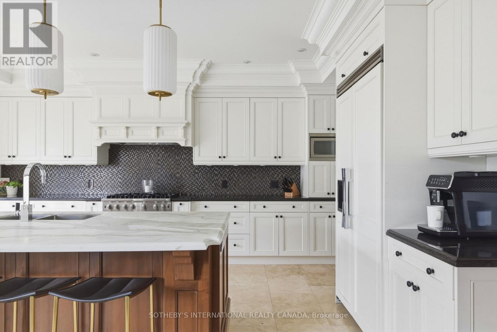 85 Strath Avenue, Toronto, Ontario  M8X 1R7 - Photo 7 - W12879744