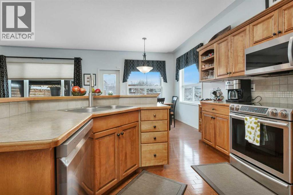 46 Lindman Close, Sylvan Lake, Alberta  T4S 2M5 - Photo 7 - A2293248