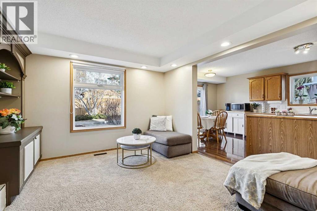 70 Tuscarora Close Nw, Calgary, Alberta  T3L 2E2 - Photo 11 - A2283059