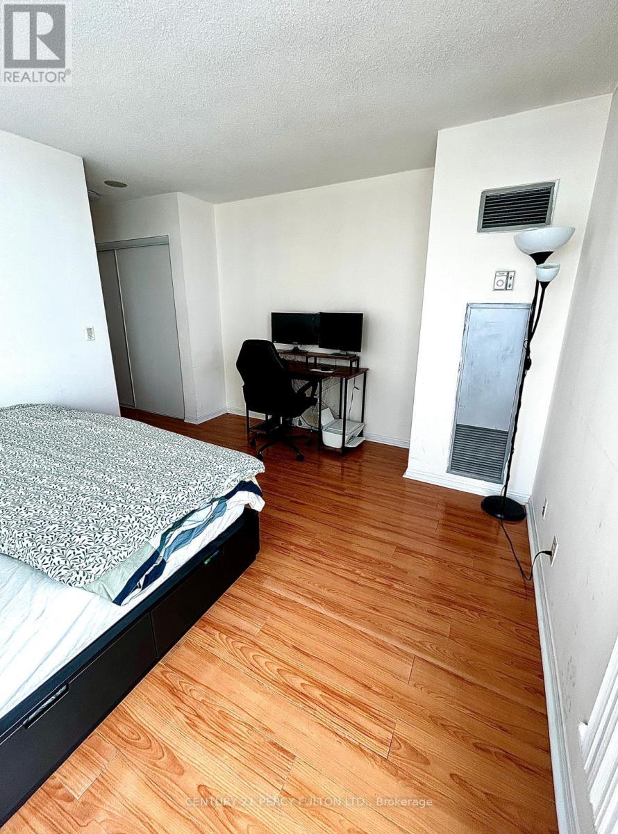 2012 - 11 Lee Centre Drive, Toronto, Ontario M1H 3J5 - Photo 8 - E12881376