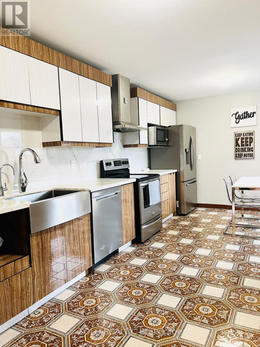 48 Arkona Drive, Toronto, Ontario  M1T 1X3 - Photo 5 - E12881418