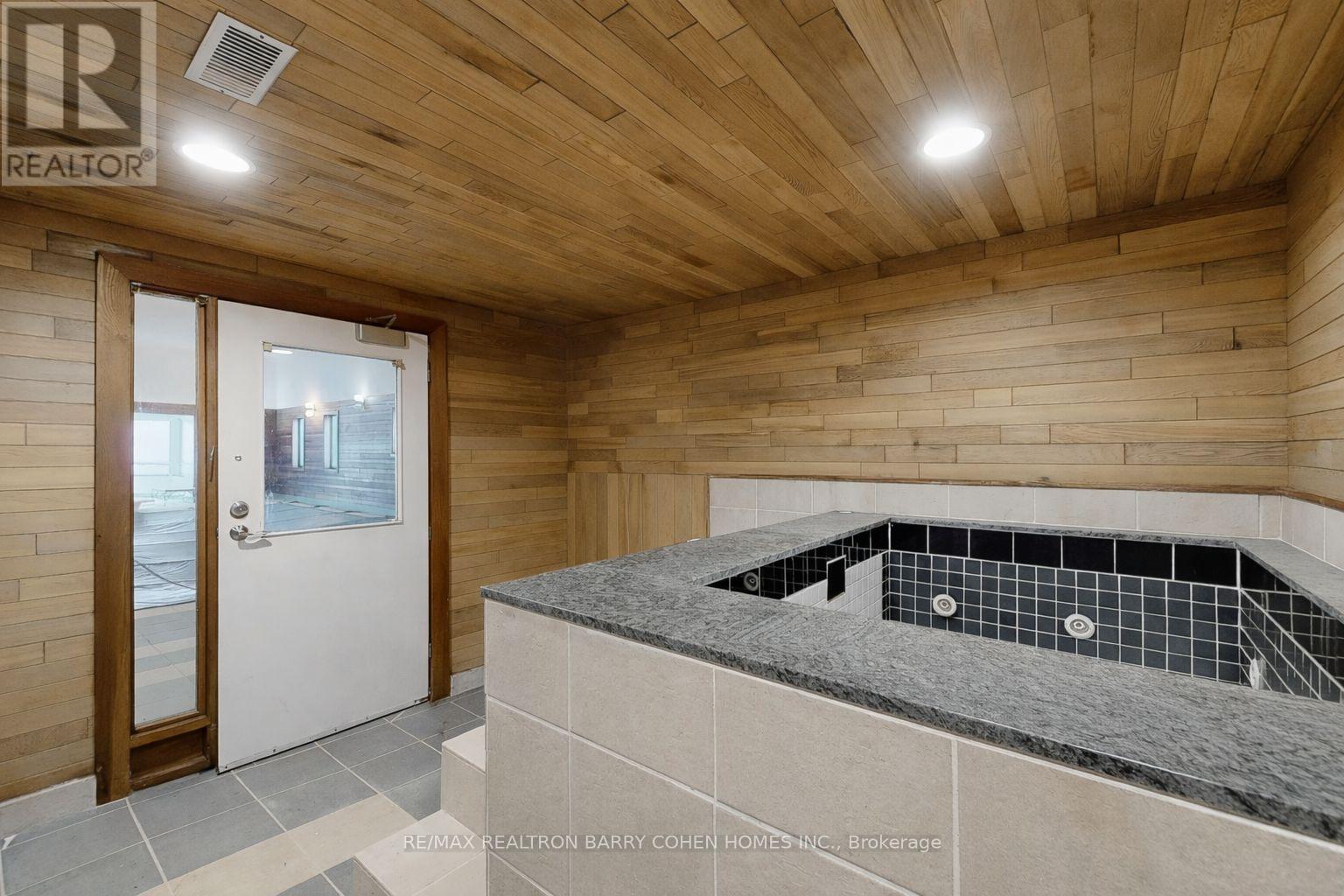 195 Rumble Avenue, Richmond Hill (Mill Pond), Ontario  L4C 4G5 - Photo 31 - N12881226