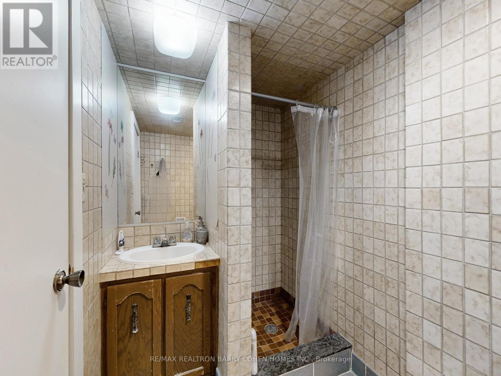 195 Rumble Avenue, Richmond Hill (Mill Pond), Ontario  L4C 4G5 - Photo 39 - N12881226