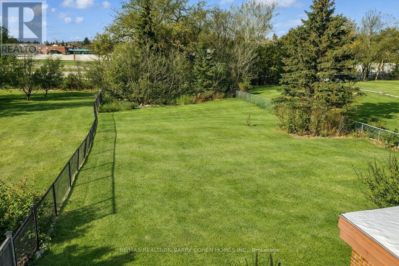 195 Rumble Avenue, Richmond Hill (Mill Pond), Ontario  L4C 4G5 - Photo 43 - N12881226