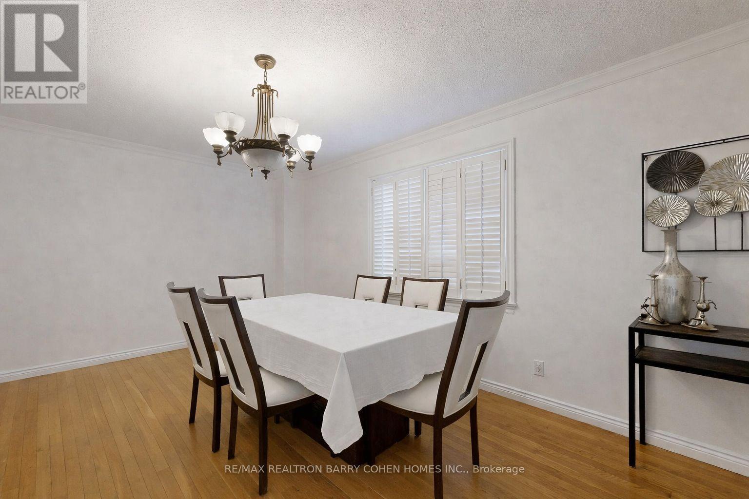 195 Rumble Avenue, Richmond Hill (Mill Pond), Ontario  L4C 4G5 - Photo 6 - N12881226