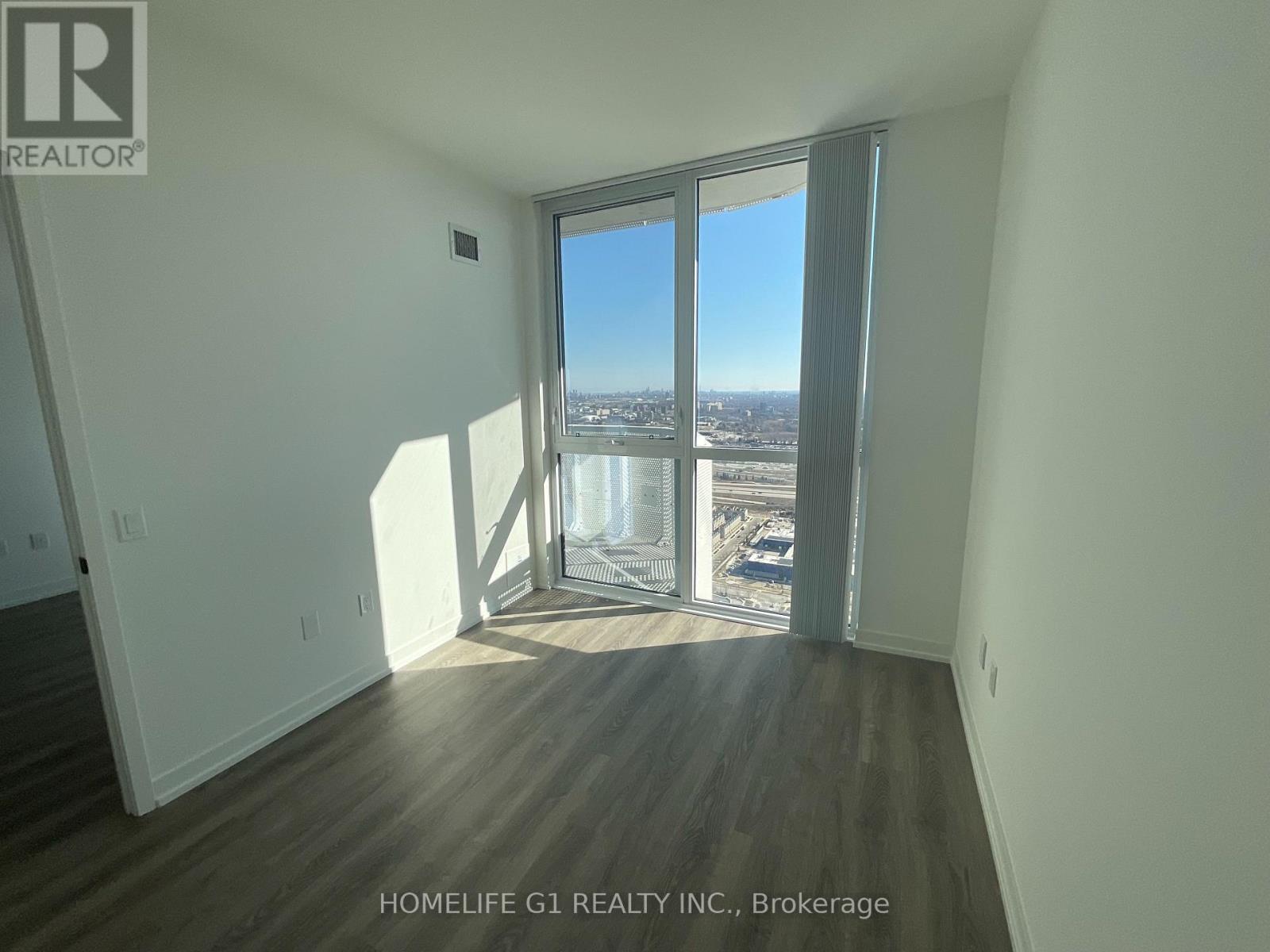 6011 - 8 Interchange Way, Vaughan (Vaughan Corporate Centre), Ontario  L4K 5Z7 - Photo 9 - N12881274