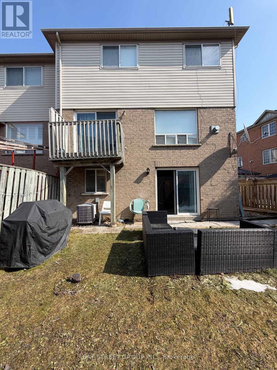 LOWER - 149 MILLCLIFF CIRCLE, Aurora, Ontario
