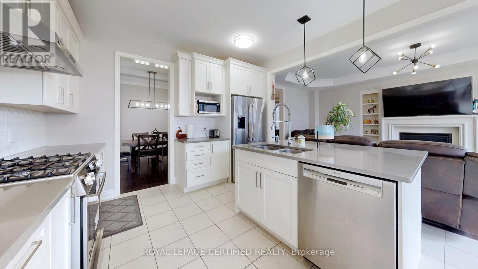 21 Ouellette Drive, Whitby, Ontario  L1P 0E3 - Photo 13 - E12858640