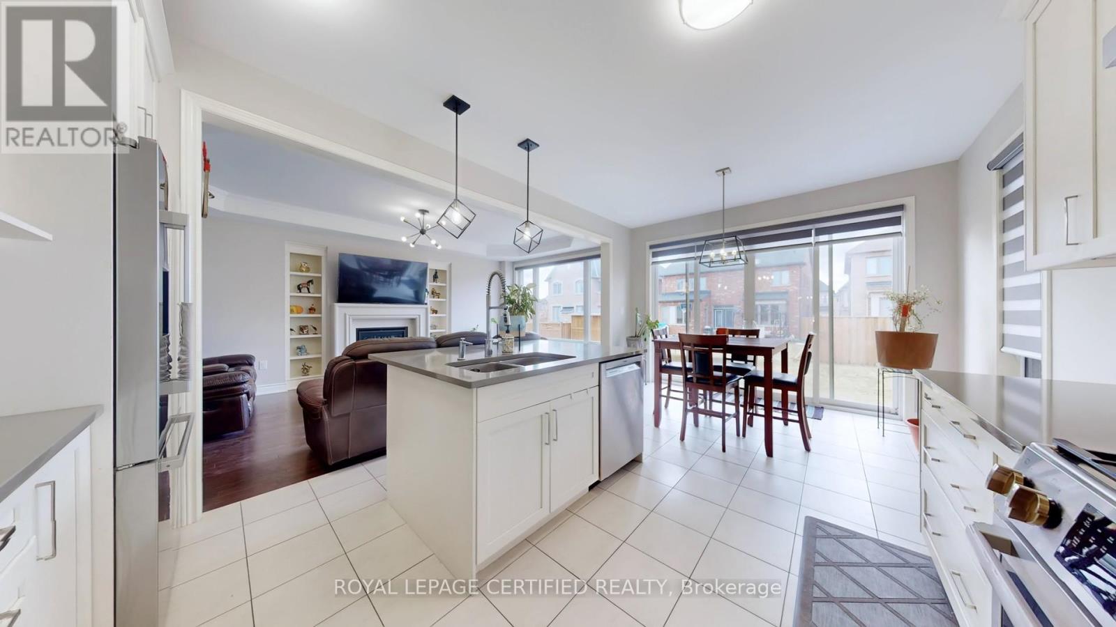 21 Ouellette Drive, Whitby, Ontario  L1P 0E3 - Photo 14 - E12858640