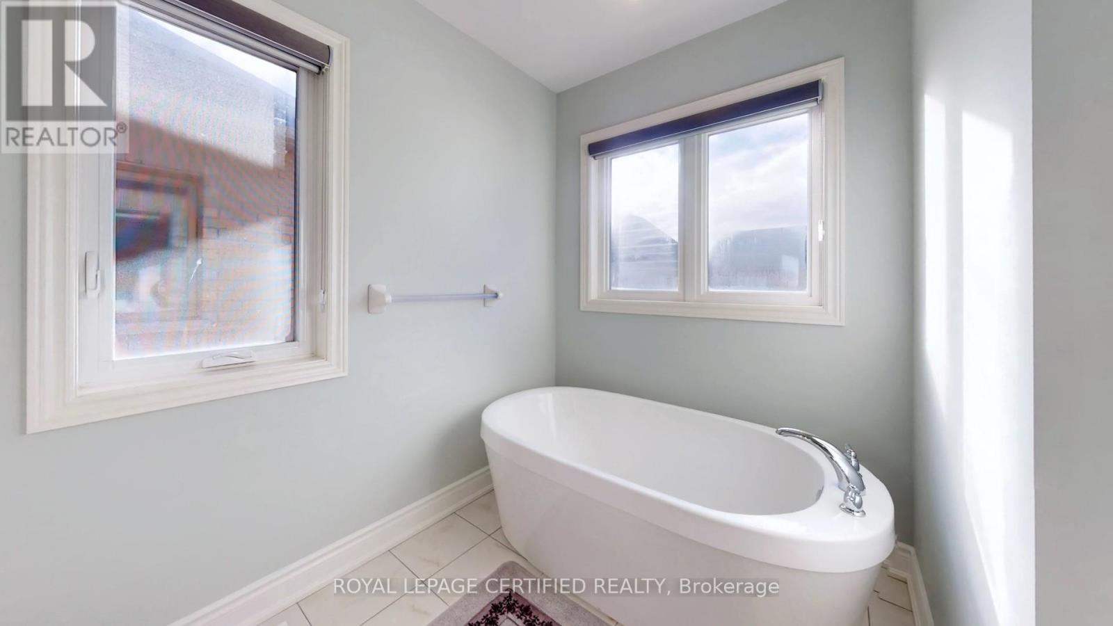 21 Ouellette Drive, Whitby, Ontario  L1P 0E3 - Photo 27 - E12858640