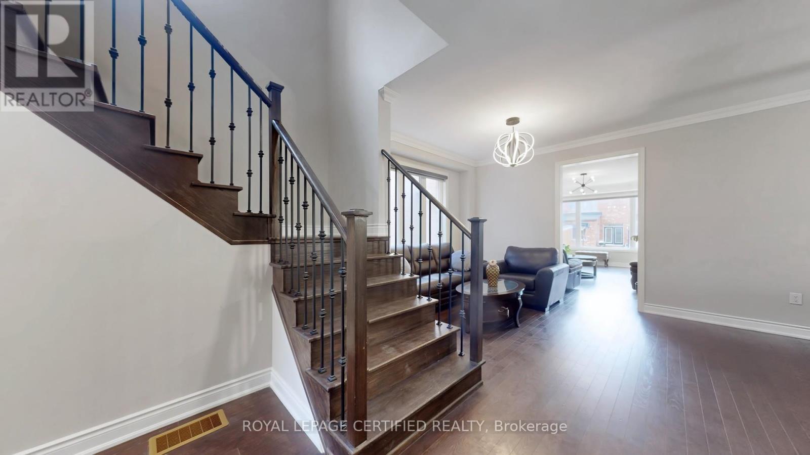 21 Ouellette Drive, Whitby, Ontario  L1P 0E3 - Photo 18 - E12858640