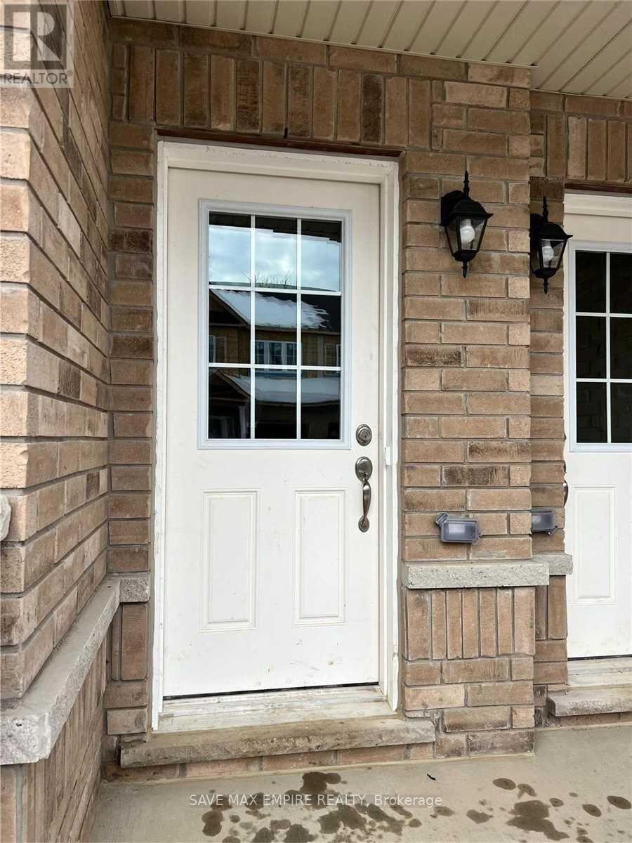 5 Brixham Lane, Brampton (Fletcher's Meadow), Ontario  L7A 5K2 - Photo 3 - W12840854